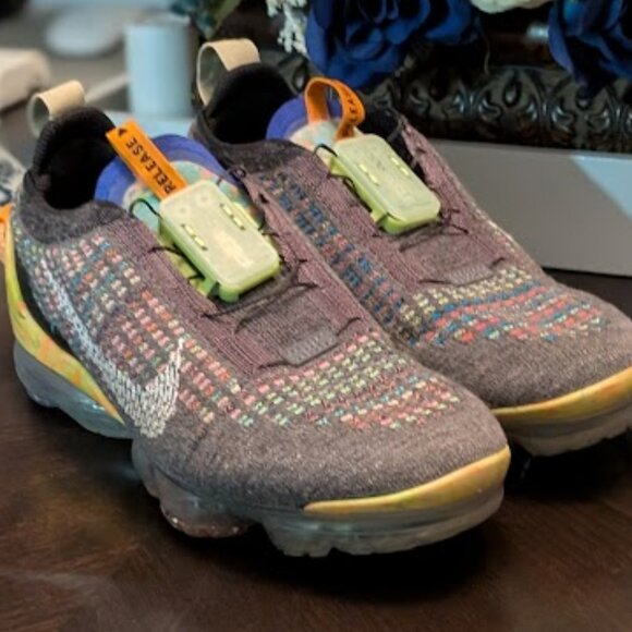 B31 NIKE AIR Vapor Max Fly Knit Sneakers - Picture 3 of 9